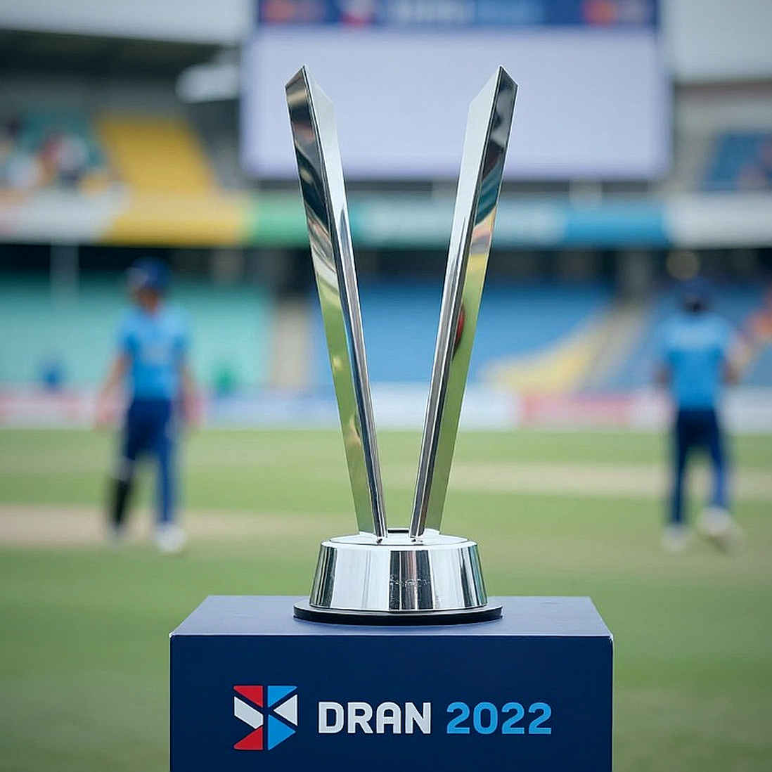 নিউল্যান্ডসে ঘাড় নয়, ভাঙল অস্ট্রেলিয়ার উত্তরাধিকারের খাতা