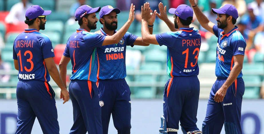 আটটি ঘরের ছয়টি খালি, একটি লেবেল: ক্রিকেটের তথ্য-শৃঙ্খলা নিয়ে একটি হিসাব