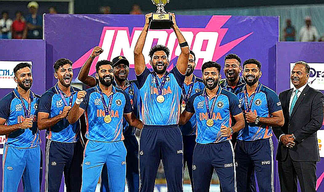 মাথার মুকুট নামল চূড়ায়: হারমানপ্রীতের ইস্তফা, আর যে নামটি BCCI লিখল না মাথার মুকুট নামল চূড়ায়: হারমানপ্রীতের ইস্তফা, আর যে নামটি BCCI লিখল না
