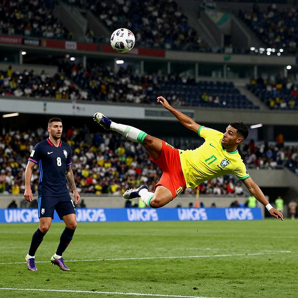 The Bill That Arrives After the World Cup Light Goes Out: Vozinha, the Price of Fame and One Unfinished Transfer Sentence
